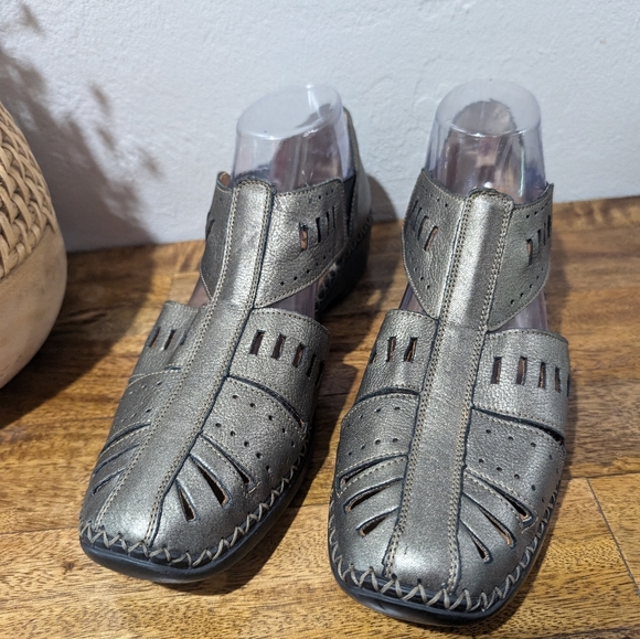 Remonte Women's US11.5EU42 "Dorndorf" Metallic Bronze Laser Cut Athleisure Shoes - Picture 4 of 9